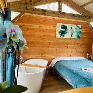 https://chalet-dalo-au-coeur-de-la-nature.midi-pyreneeshotels.com